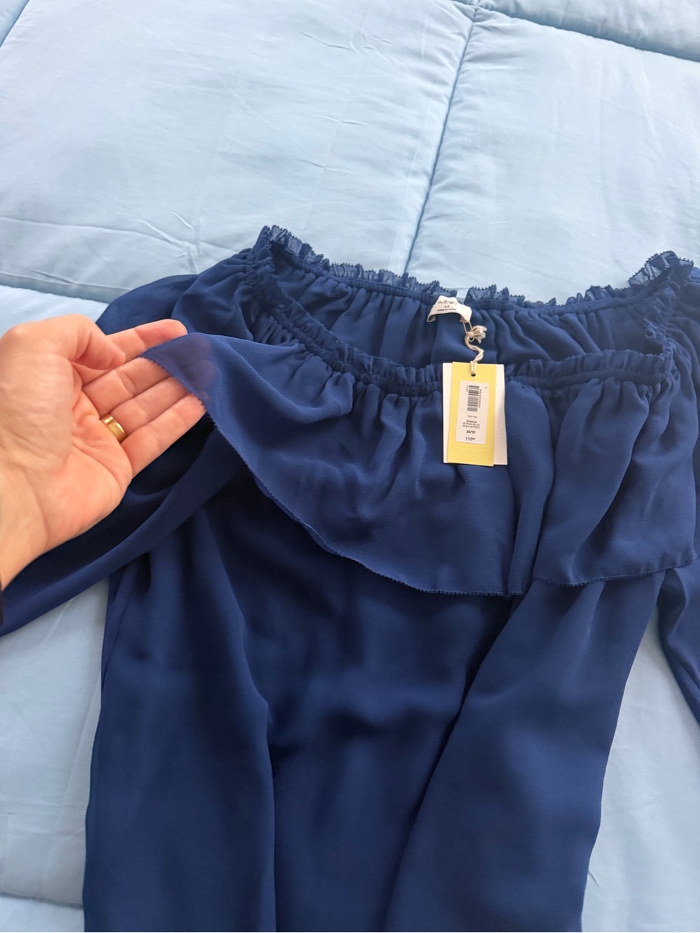 Wilfred Off-Shoulder Blouse in Deep Navy
